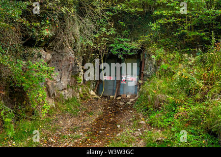 À l'entrée scellée une ancienne mine de fluorite abandonnés dans le Peak District Banque D'Images