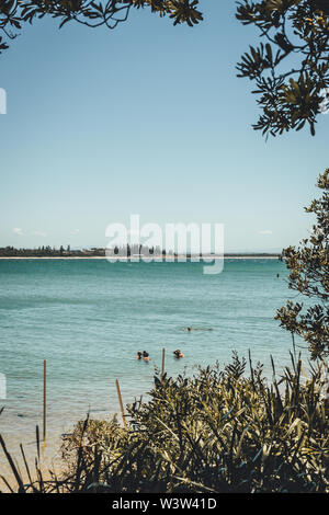 South West Rocks, New South Wales, Australie - 27 décembre 2017 : Face à la plage sur une claire journée d'été. Banque D'Images