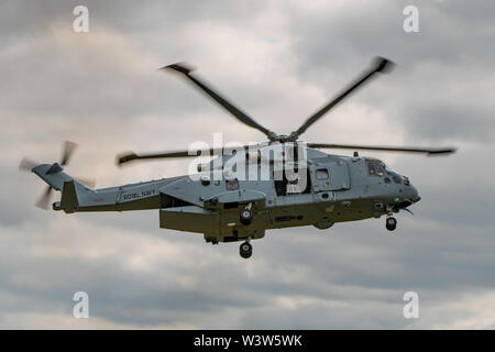 La Marine royale hélicoptère Merlin HC4 ont pris part à la manifestation à l'assaut du commando Yeovilton Royaume-uni tiendra la Journée de l'air, le 13 juillet 2019. Banque D'Images