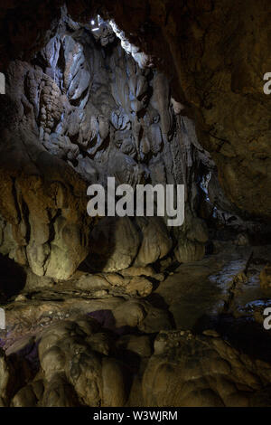 Les roches à texture à l'intérieur Mawsmai,Cave,Haïfa,Inde Meghalaya Banque D'Images