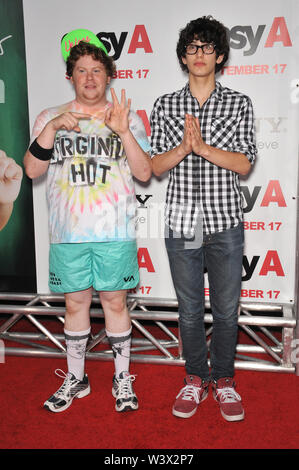 LOS ANGELES, CA. 14 septembre 2010 : "la virginité Hit" stars Matt Bennett & Zack Pearlman lors de la première de son nouveau film 'A' au Grauman's Chinese Theatre, à Hollywood. © 2010 Paul Smith / Featureflash Banque D'Images