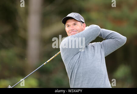 La République d'Irlande Padraig Harrington au cours de la première journée du championnat ouvert en 2019 au Club de golf Royal Portrush. Banque D'Images