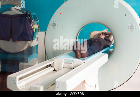 Patient en cours d'une irm à l'hôpital. Banque D'Images