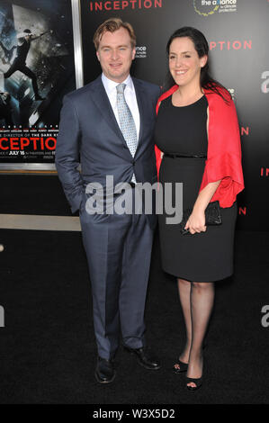 LOS ANGELES, CA. 13 juillet 2010 : réalisateur Christopher Nolan & Emma Thomas au Los Angeles première de son nouveau film 'Création' au Grauman's Chinese Theatre, à Hollywood. © 2010 Paul Smith / Featureflash Banque D'Images