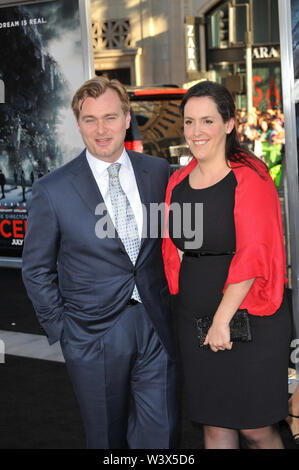 LOS ANGELES, CA. 13 juillet 2010 : réalisateur Christopher Nolan & Emma Thomas au Los Angeles première de son nouveau film 'Création' au Grauman's Chinese Theatre, à Hollywood. © 2010 Paul Smith / Featureflash Banque D'Images