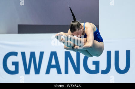 18 juillet 2019, en Corée du Sud, Gwangju : Natation : Championnat du monde de saut d'eau. Trois mètres en demi-finale du conseil des femmes. Tina Punzel de Allemagne en action. Photo : Bernd Thissen/dpa Banque D'Images