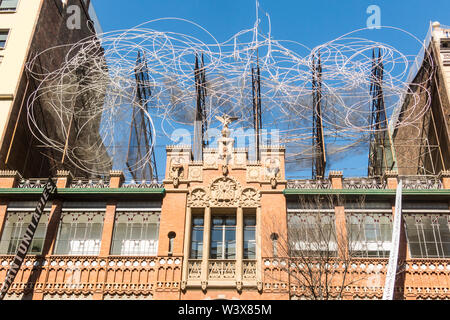 Barcelone, Espagne - 21 mars 2019- Vue de la Fundacio Antoni Tapies Foundation, un centre culturel et un musée situé dans la rue Arago, à Barcelone, C Banque D'Images