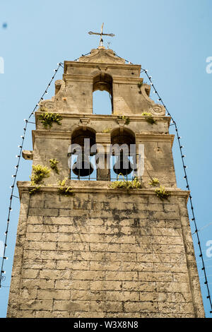 Afionis Corfou ce tour de l'église dans le village est très photogénique et j'ai dûment tenus. Une très jolie église Banque D'Images