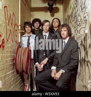 La bande Sadies backstage photographié à la limite , 27 mars 2003, Londres, Angleterre, Royaume-Uni. Banque D'Images