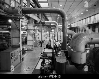 Déposée - 01 janvier 1980, Berlin : Berlin/énergie/80's/centre de contrôle 24.11.1980 power station Reuter à Spandau salle des machines (turbines) // Charbon/Photo : Paul Glaser/dpa-Zentralbild/ZB Banque D'Images