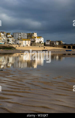 St Ives Harbour ; Plage ; Cornwall, UK Banque D'Images