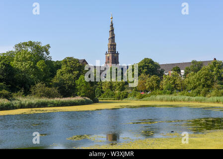 Paysage avec le clocher de l'église de Notre Sauveur à Copenhague le Danemark Banque D'Images