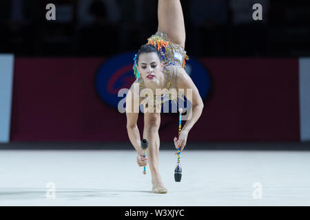 Ashram de Linoy Israël effectue ses clubs au cours 2019 Grand Prix de Thiais Banque D'Images