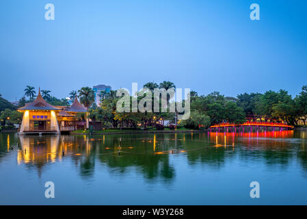 Scène de nuit de Taichung à Zhongshan park Banque D'Images