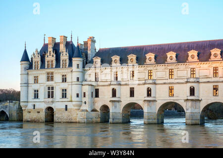 ChÃ¢teau de Chenonceau sur le Cher au coucher du soleil, Chenonceaux, Indre-et-Loire, Centre, France. Banque D'Images