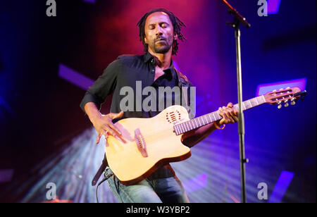 Montréal,Québec,Canada,Août 18, 2017.Singer Daby Touré effectuant à Montréal,Québec,Canada.Credit:Mario Beauregard/Alamy Live News Banque D'Images