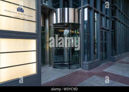 Frankfurt am Main, juillet 2019. l'entrée de l'immeuble qui abrite la Banque centrale européenne Banque D'Images