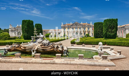 Les jardins du Palais de Queluz, Lisbonne, Portugal Banque D'Images