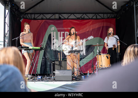 Bergen, Norvège - Juin 15th, 2019. Le trio norvégien je vois Rivers effectue un concert live au cours de la fête de la musique 2019 Bergenfest norvégien de Bergen. (Photo crédit : Gonzales Photo - Jarle H. MEO). Banque D'Images