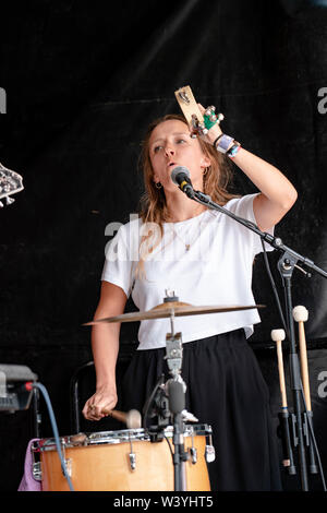 Bergen, Norvège - Juin 15th, 2019. Le trio norvégien je vois Rivers effectue un concert live au cours de la fête de la musique 2019 Bergenfest norvégien de Bergen. (Photo crédit : Gonzales Photo - Jarle H. MEO). Banque D'Images