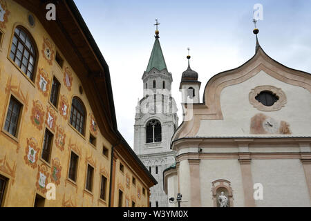 Cortina d'Ampezzo Juillet 2019 : l'église de Cortina d'Ampezzo (Dolomites de Sesto). Vénétie Italie, Europe. Banque D'Images