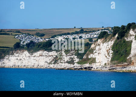 Seaton, Devon, Angleterre, Royaume-Uni. Juillet 2019. La côte jurassique entre bière et Seaton où un caravan park est situé. Le sud du Devon, UK Banque D'Images