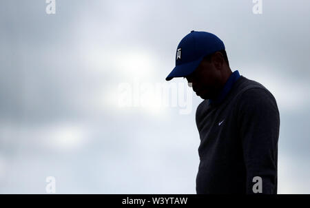 USA's Tiger Woods fait abattus au cours de la première journée du championnat ouvert en 2019 au Club de golf Royal Portrush. Banque D'Images
