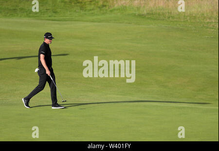 England's Justin Rose sur le 17ème green au cours de la première journée du championnat ouvert en 2019 au Club de golf Royal Portrush. Banque D'Images