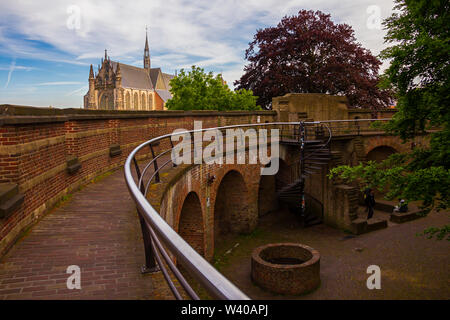 Leiden, Hollande, Pays-Bas, le 22 mai 2019l'avis de Hooglandse Kerk de la la Burcht van Leiden (Fort de Leiden), 11e siècle. Banque D'Images