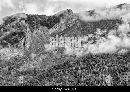 Le Canada, la Colombie-Britannique, l'espoir aux environs, la vallée du ruisseau Nicolum, site de 1965 Hope Slide, monochrome, B&W Banque D'Images