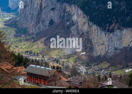 Vue aérienne du village de Wangen Lauterbrunnen, Suisse Banque D'Images