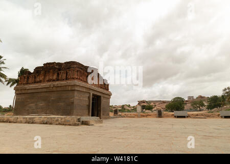 Linga Badavi temple dans la ville de Hampi, Karnataka, Inde Banque D'Images