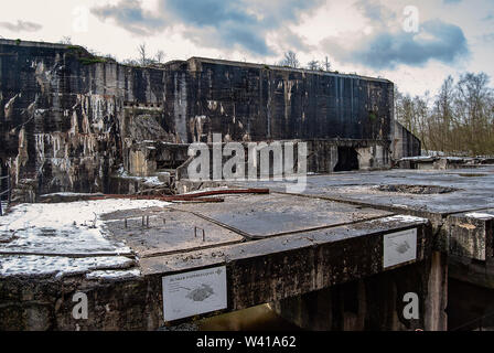 World War 2 reliques à l'église Saint-Jean-Baptiste (Eperlecques Bunker) en France Banque D'Images