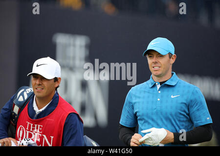 L'Irlande du Nord, Rory McIlroy sur le 1er trou lors du premier tour de la 148e British Open Championship au Royal Portrush Golf Club dans le comté d'Antrim, Irlande du Nord, le 18 juillet 2019. Credit : Koji Aoki/AFLO SPORT/Alamy Live News Banque D'Images