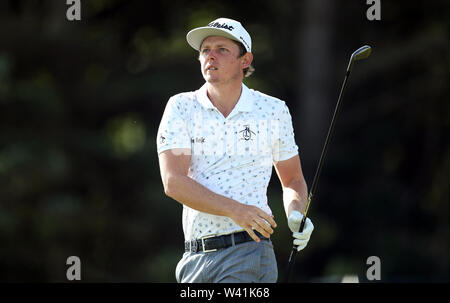 L'Australie Cameron Smith tees au large de la 5e au cours de la deuxième journée de l'Open Championship 2019 au Club de golf Royal Portrush. Banque D'Images