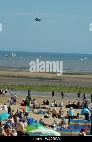 Pays de Galles AIRSHOW 2018 Swansea au Pays de Galles l'Airshow a returnd à Swansea Bay le samedi 30 juin et dimanche 1er juillet 2018. Acrobaties aériennes à couper le souffle, des avions militaires et les avions d'époque du passé ravi plus de 250 000 visiteurs à Swansea Bay l'été dernier. Sur la photo : Chinook Samedi 30 juin 2018. Banque D'Images