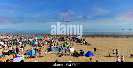 Pays de Galles AIRSHOW 2018 Swansea au Pays de Galles l'Airshow est revenu à Swansea Bay le samedi 30 juin et dimanche 1er juillet 2018. Acrobaties aériennes à couper le souffle, des avions militaires et les avions d'époque du passé ravi plus de 250 000 visiteurs à Swansea Bay l'été dernier. Samedi 30 juin 2018. Banque D'Images