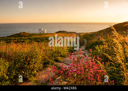 À la tombée de la tour Sud à Ianthi pile sur l'île d'Anglesey, au Pays de Galles UK Banque D'Images