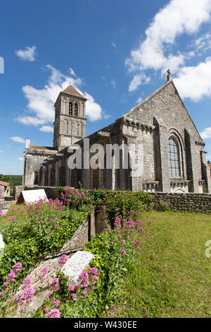 Chauvigny, France. Vue pittoresque du 12ème siècle Collegiate St-Pierre Plan à Saint-Pierre. Banque D'Images