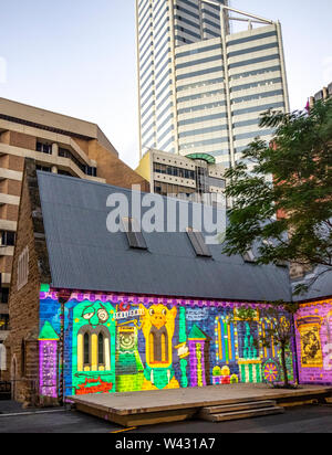 Vitrine des installations d'éclairage et les projections aux feux d'hiver à Brookfield Place Perth Western Australia Banque D'Images