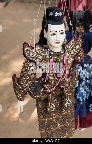 Le Myanmar, Bagan Birmanie aka historique. Marionnette typique de souvenirs. Banque D'Images