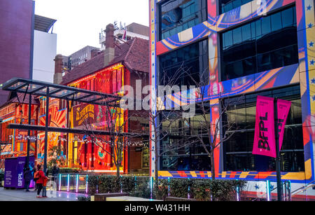 Vitrine des installations d'éclairage et les projections aux feux d'hiver à Brookfield Place Perth Western Australia Banque D'Images