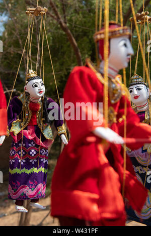 Le Myanmar, Bagan Birmanie aka historique. Marionnette typique de souvenirs. Banque D'Images