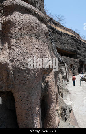 L'Inde, Maharashtra, Ajanta, les grottes d'Ajanta. Grottes creusées à partir de 200 avant J.-C. à 650 après J.-C. dans les temples et monastères bouddhistes. Sculptures d'éléphants en pierre à Banque D'Images