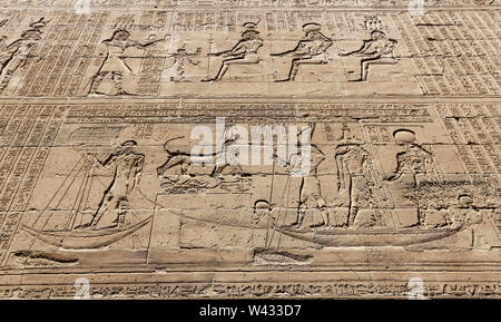 Scène du Temple d'Edfou en Egypte, Ville d'Edfou Banque D'Images