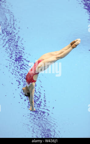 (190719) -- GWANGJU, 19 juillet 2019 (Xinhua) -- Shi Tingmao de la concurrence de la Chine au cours de la féministe tremplin 3m de final à l'événement de plongée du monde de la FINA à Gwangju, Corée du Sud, le 19 juillet 2019. (Xinhua/Bai Xuefei) Banque D'Images