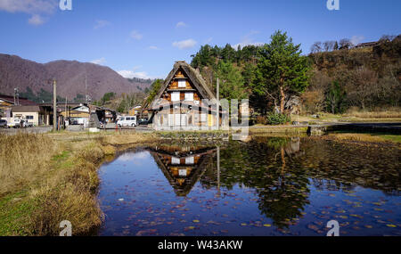 Gifu, Japon - Dec 2, 2016. Vue sur les Villages historiques de Shirakawa-go à Gifu, Japon. Le village a été inscrit comme site du patrimoine mondial de l'UNESCO en Banque D'Images