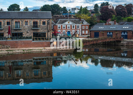 Exeter Quay ou à quai dans la lumière du matin. Devon, England, UK. Banque D'Images