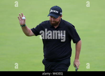 La République d'Irlande Shane Lowry après sa ronde sur le 18e au cours de la deuxième journée de l'Open Championship 2019 au Club de golf Royal Portrush. Banque D'Images