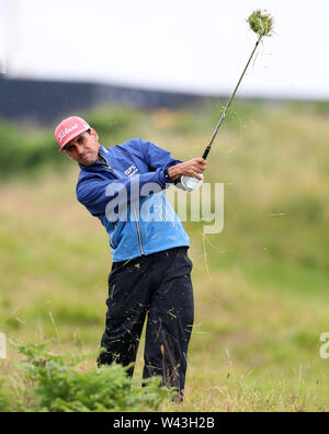 Portrush, pays d'Antrim, en Irlande du Nord. 19 juillet 2019. 19 juillet, Portrush, pays d'Antrim, en Irlande du Nord ; le 148e Open Golf Championship, Royal Portrush, deux rondes ; Rafa Cabrera-Bello (ESP) joue un shot de récupération de la dure au 11e trou : Action Crédit Plus Sport Images/Alamy Live News Banque D'Images